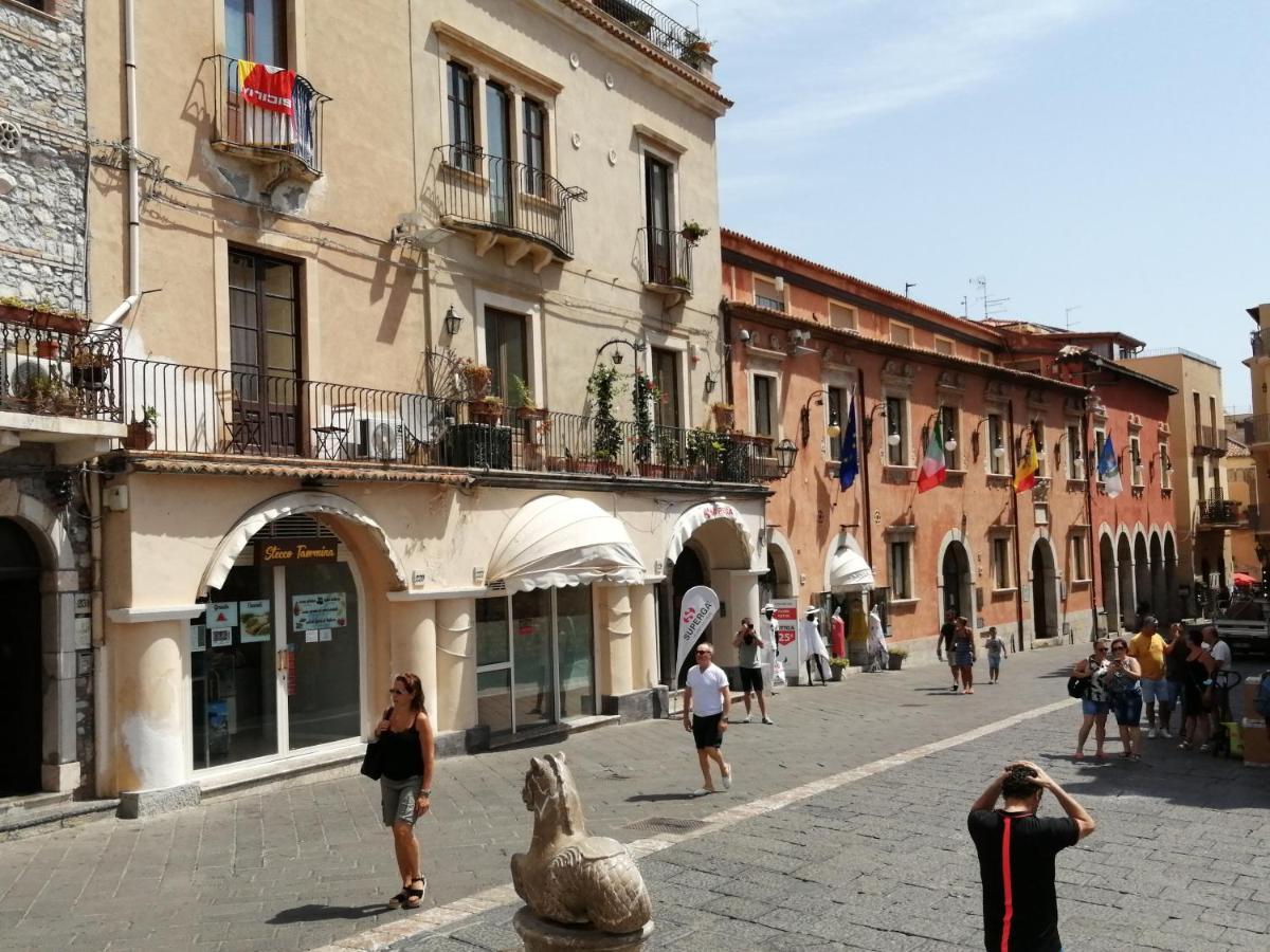 Aly Art Apartment Taormina Duomo, Gulf & Etna View 외부 사진